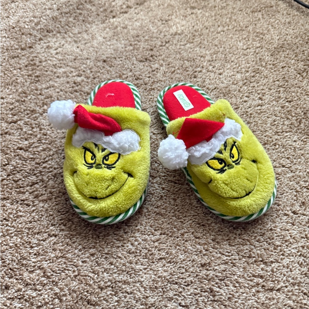 Festive Grinch Kids Slippers - Yellow and Red - Picture 5 of 5